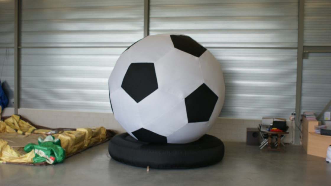 Ballon Fussball Hupfburg Shop De