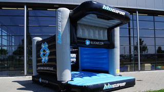 H Hüpfburg BluCave 