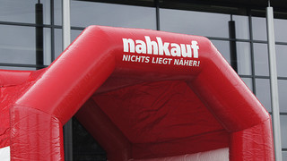 H Hüpfburg Nahkauf 