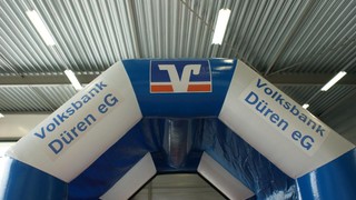 H Hüpfburg Volksbank Düren 