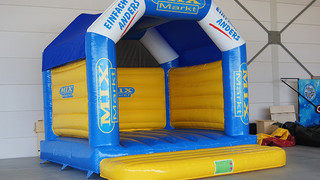 H Hüpfburg Mix Markt 