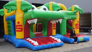 H Hüpfburg Sparkasse Multiplay 