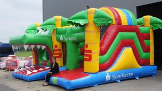 H Hüpfburg Sparkasse Multiplay 