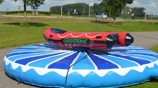 A Pull riding Greenpeace 