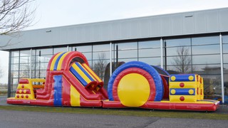 A Hindernisparcours Rot Gelb 