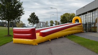 A Rollenrutsche Rot Gelb 