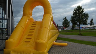 A Rollenrutsche Rot Gelb 