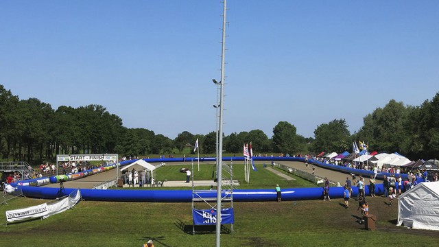 A Skeeler Boarding 