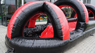 A Bauchrutsche Schwarz Rot 