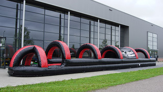 A Bauchrutsche Schwarz Rot 