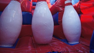 A Hindernisparcours Bowling 