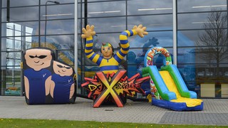 B Maskottchen DJ Explode 