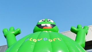 H Hüpfburg Alien 