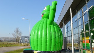 H Hüpfburg Alien 