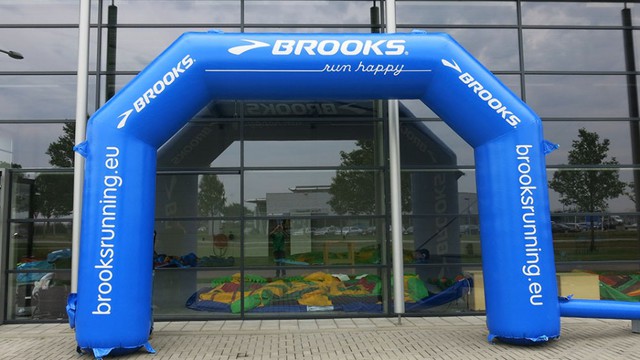 B Torbogen Brooks 