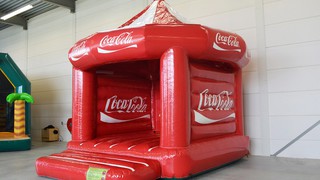 H Hüpfburg Carrousel Coca Cola 