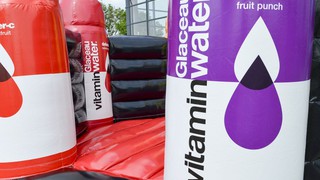 H Hüpfburg Vitamin Water 