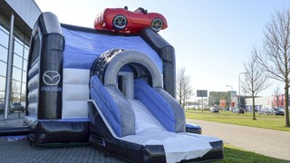H Hüpfburg Mazda Multifun 
