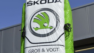 B Werbesäule Seat und Skoda 