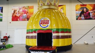 Burgerking Whopper Hüpfburg 