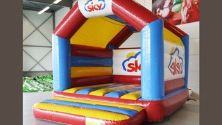 Sky Hüpfburg 