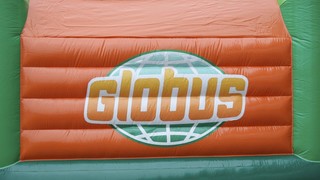Globus Hüpfburg 