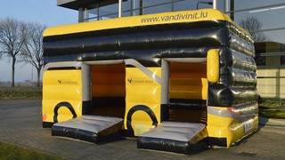 Reisebus Hüpfburg 