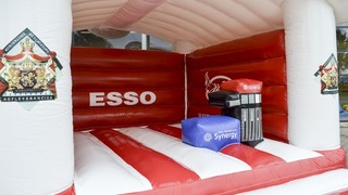 Tankstelle Esso Hüpfburg 