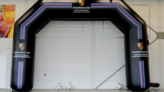 Torbogen Porsche 