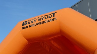 H Hüpfburg Coop 