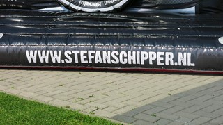 H Hüpfburg Kiss 