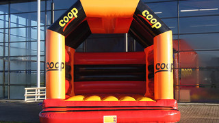 H Hüpfburg Coop 