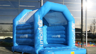 H Hüpfburg Unicef 