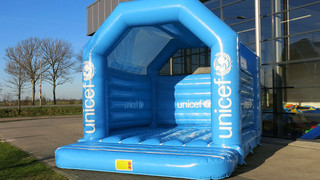 H Hüpfburg Unicef 