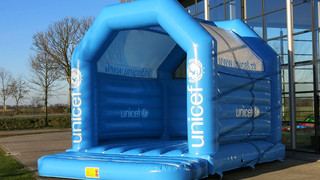 H Hüpfburg Unicef 