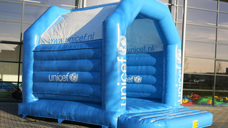 H Hüpfburg Unicef 