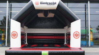 H Hüpfburg Eintracht Frankfurt 