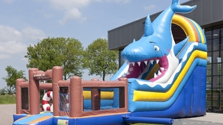 Riesenrutsche Super Hai