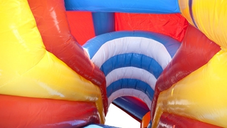 Hüpfburg Multiplay Clownfisch mit Dach