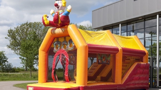 Hüpfburg Shooter Zirkus