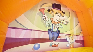 Hüpfburg Shooter Zirkus