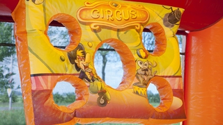 Hüpfburg Shooter Zirkus