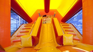 Hüpfburg Shooter Zirkus