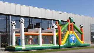 Hindernisparcours Fussball