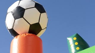 Hindernisparcours Fussball