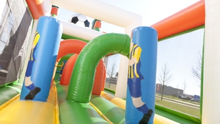 Hindernisparcours Fussball