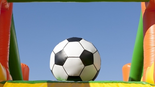Hindernisparcours Fussball
