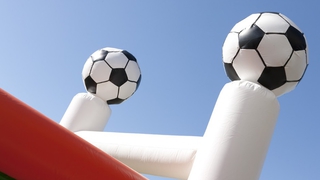 Hindernisparcours Fussball