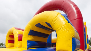 Hindernisparcours Bunt