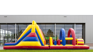 Hindernisparcours Bunt